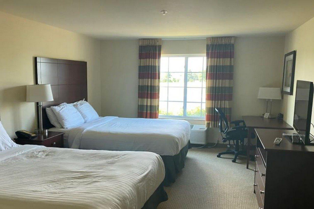 Americinn By Wyndham Ошкош Экстерьер фото