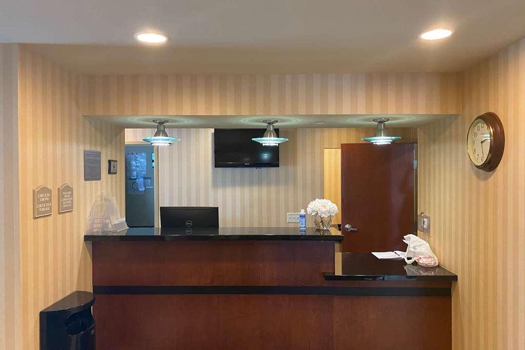 Americinn By Wyndham Ошкош Экстерьер фото